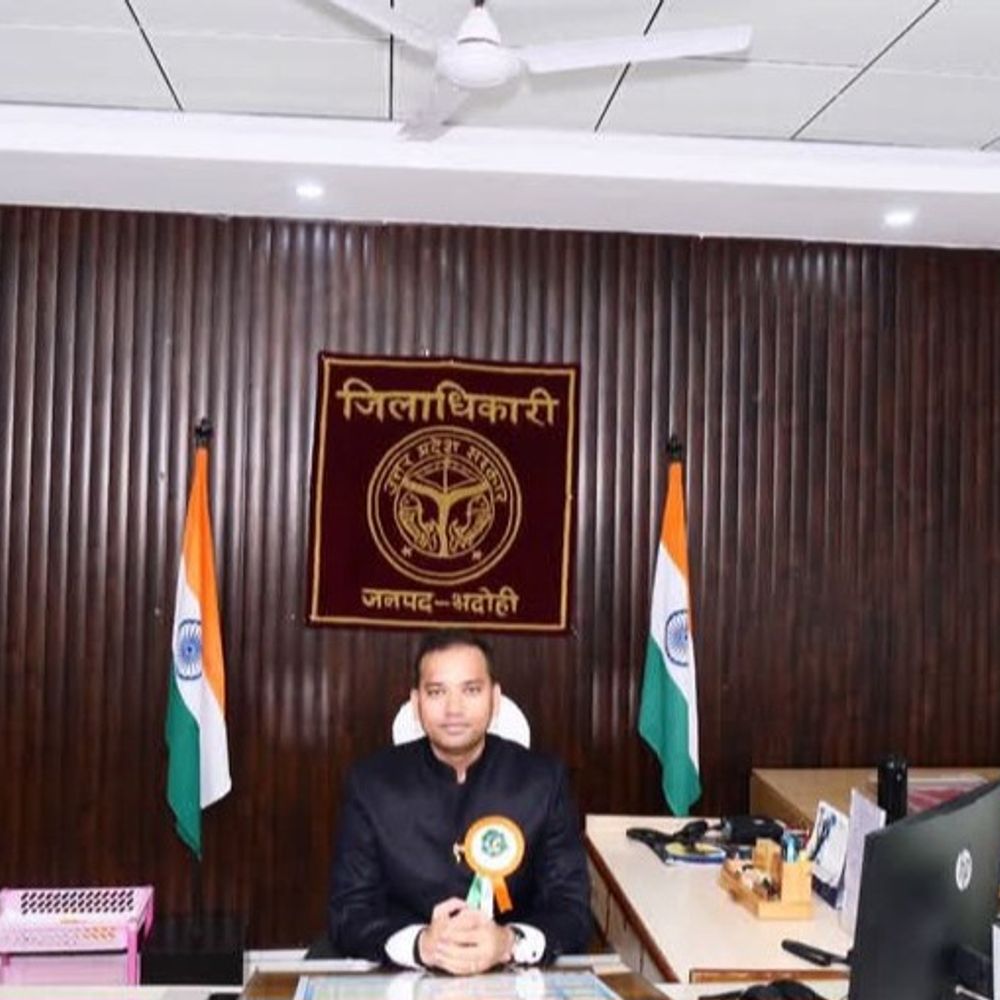 आज कक्षा 1 से 12 तक के सभी स्कूल बंद:भदोही में बारिश के चलते डीएम का निर्देश, शिक्षक जाएंगे विद्यालय