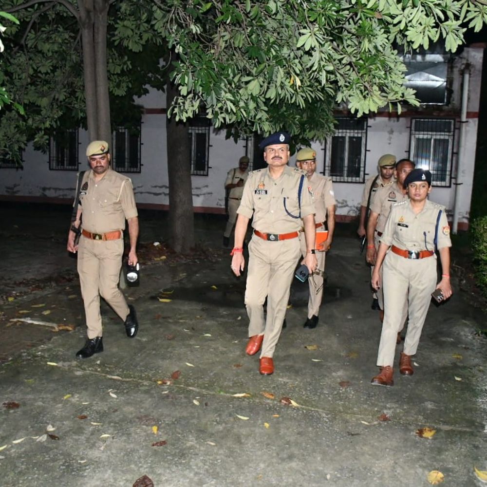 वन स्टॉप सेंटर का कासगंज एसपी ने किया निरीक्षण:व्यवस्थाएं परखीं, महिलाओं की सुरक्षा, सुविधा और स्वच्छता पर दिए निर्देश