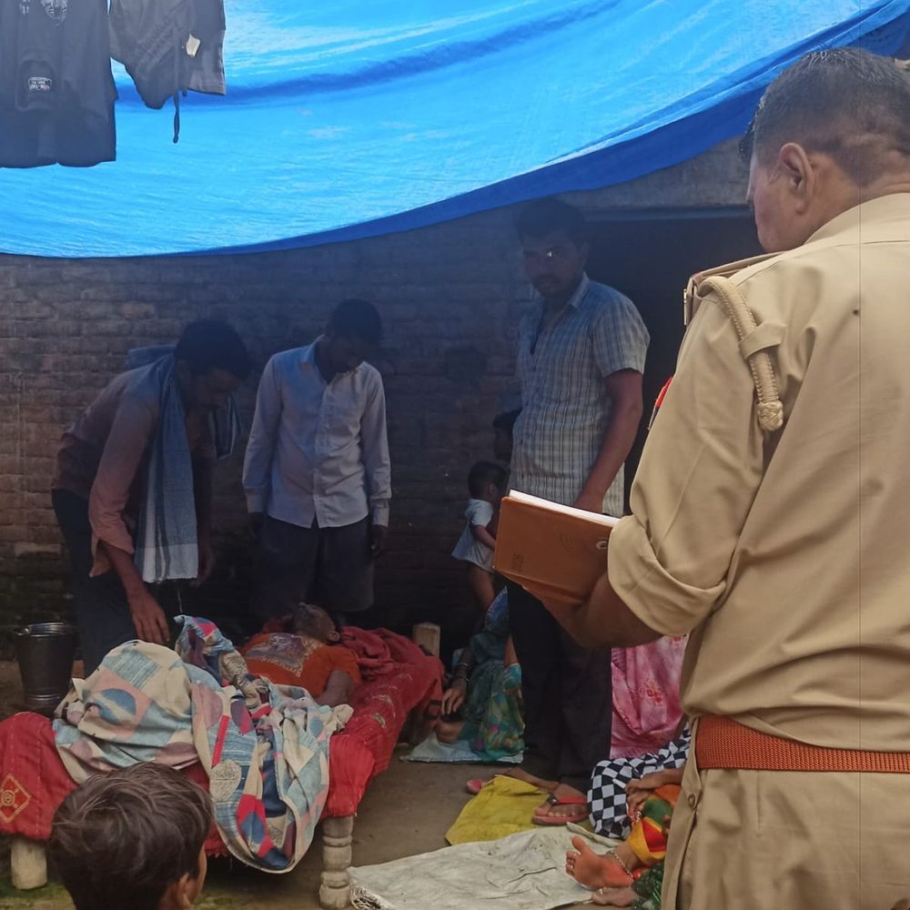 कौशांबी में तालाब में डूबने से अधेड़ की मौत:शौच के लिए घर से निकला था, दोपहर में तालाब में उतराता मिला शव