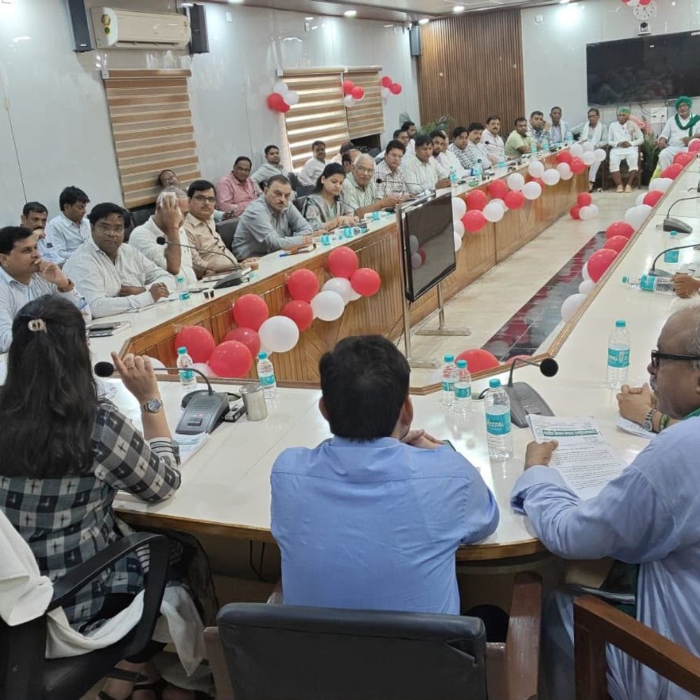 हरदोई में किसान की समस्याओं पर CDO सख्त:जर्जर बिजली तार, नहर का पानी और मुआवजे पर एक सप्ताह में निस्तारण के निर्देश