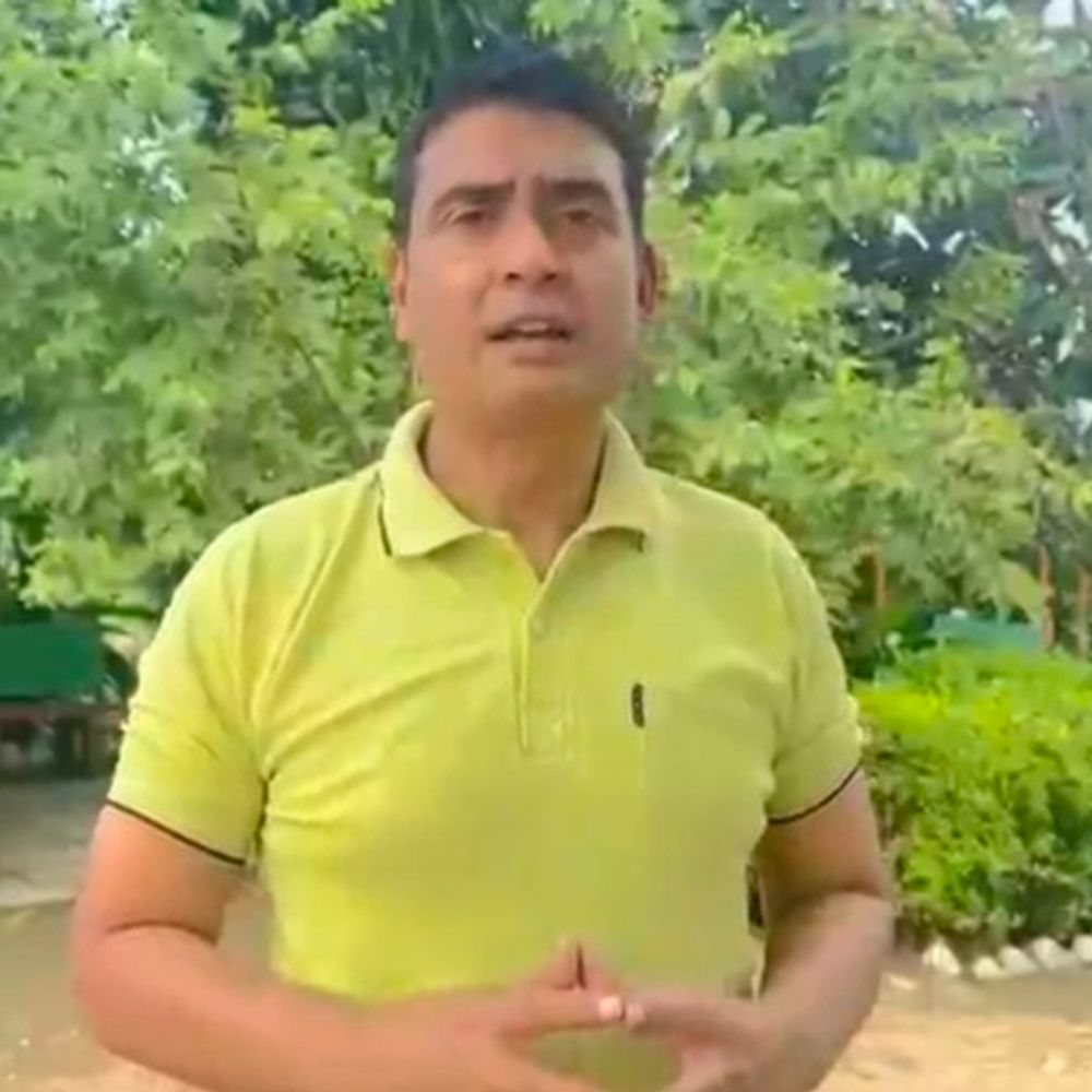 SIT रिपोर्ट में चम्पत राय, अनिल मिश्र का नाम नहीं:अमेठी में पूर्व MLC दीपक सिंह ने जांच पर उठाए सवाल, बोले- चढ़ावा चोरों से मंदिर को मुक्त कराएंगे
