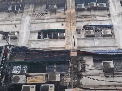 कोलकाता के होटल में आग, 9 की मौत, 6 घायल:जान गंवाने वालों में बांग्लादेशी भी शामिल, इलाज कराने आए थे