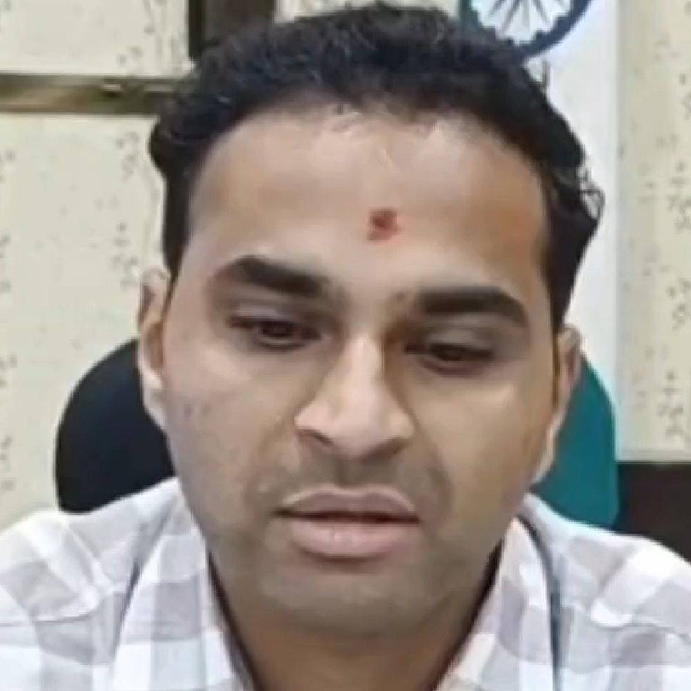 आईजीआरएस शिकायतों के निस्तारण में लापरवाही:देवरिया में पांच अधिकारियों को कारण बताओ नोटिस