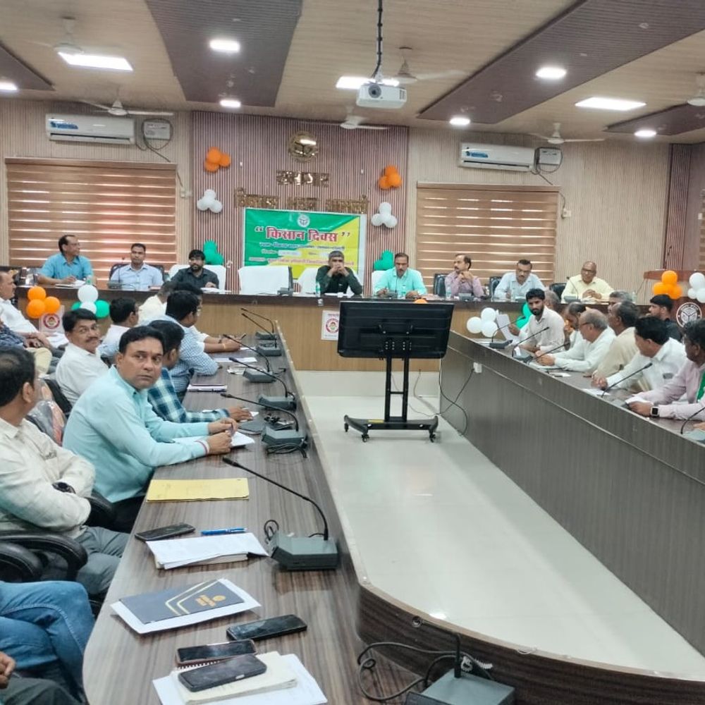 सीडीओ ने किसान दिवस में सुनीं किसानों की समस्याएं:प्राथमिकता से निस्तारण के निर्देश, किसानों को समाधान का भरोसा दिया