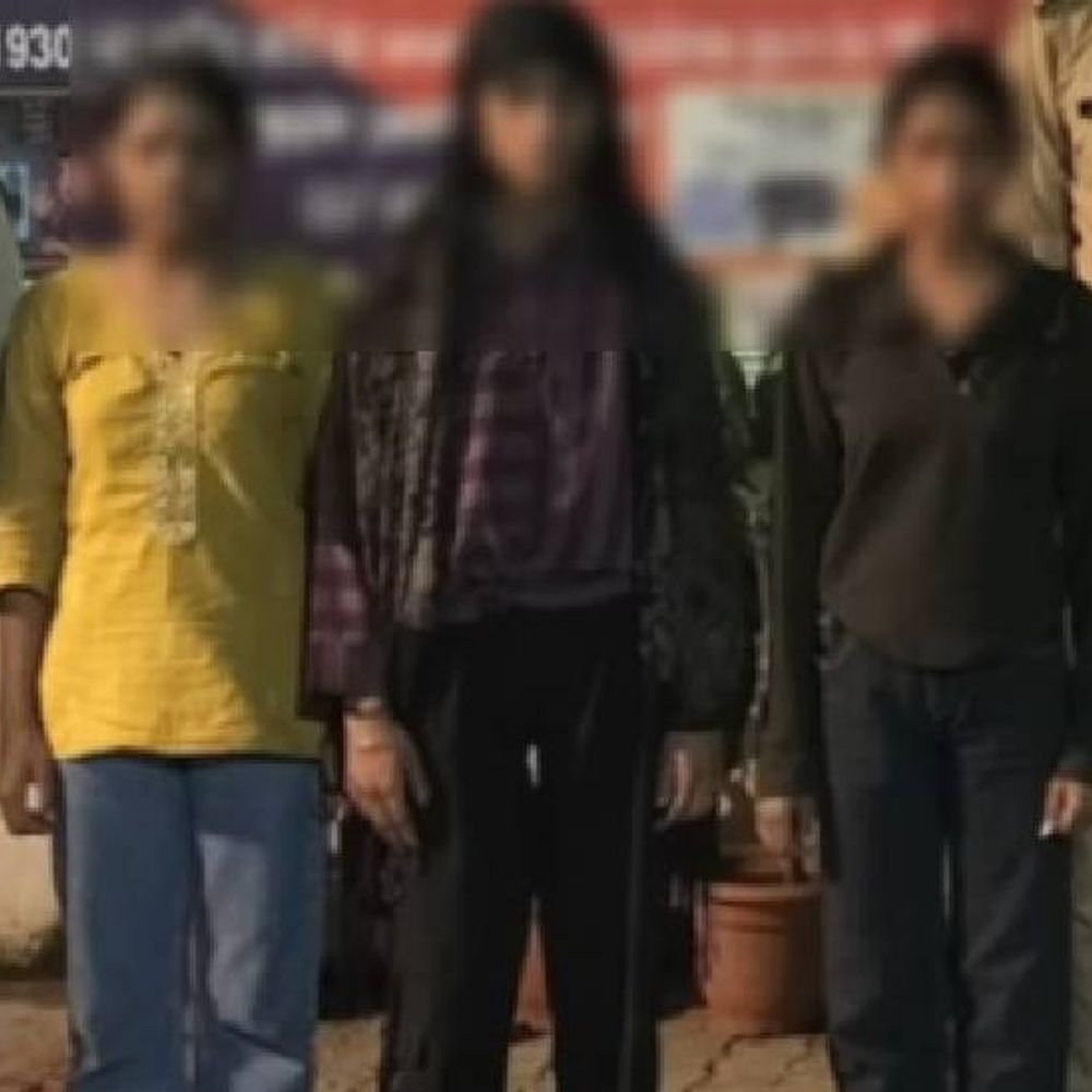 गोरखपुर KGBV हॉस्टल से भागी 3 छात्राएं बिहार में मिली:बोलीं- हाई-फाई लाइफ जीने की चाहत में बाहर भागी, टूट गया सपना