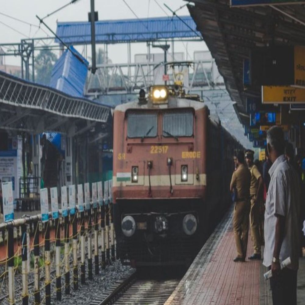 स्टेशनों पर सुविधाएं थर्ड क्लास:7 साल पहले होना था सुधार, पर अभी तक नहीं हुआ...प्रदेश के 20 स्टेशन फेल; पानी, पार्किंग और रैंप की कमी
