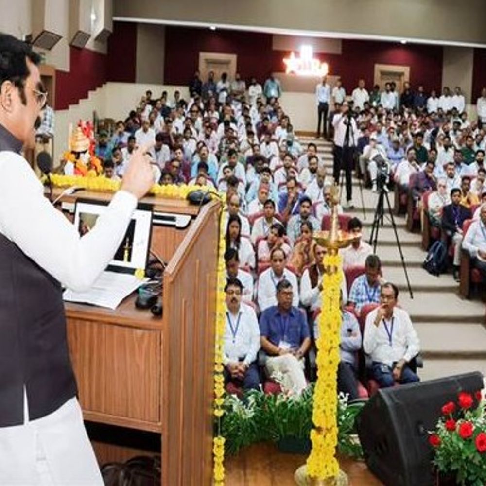 
                 नवाचार तभी सफल जब लैब टू लैंड तक दिखे असर:मंत्री राकेश सिंह बोले- निर्माण एजेंसी ऐसा मटेरियल उपयोग करे जो पर्यावरण अनुकूल हो 
            