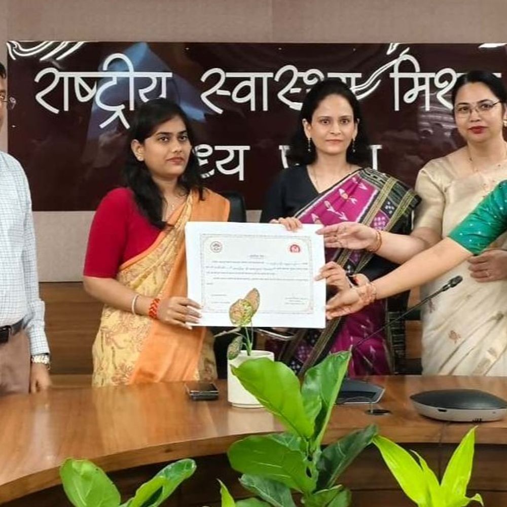 
                 इंदौर की IDSP टीम को राज्य स्तर पर सम्मान:भागीरथपुरा दूषित पानी मामले में भी टीम ने की थी निगरानी, 31 अलर्ट में 18 आउटब्रेक हुए कन्फर्म 
            