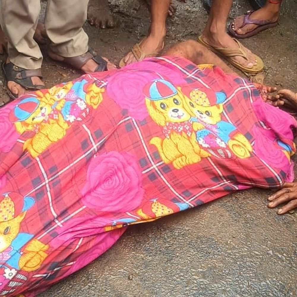 सीधी में ट्रक की टक्कर से महिला की मौत:रायखोर गांव में हादसा, परिजनों ने सड़क जाम की; पुलिस ने बहाल कराया ट्रैफिक