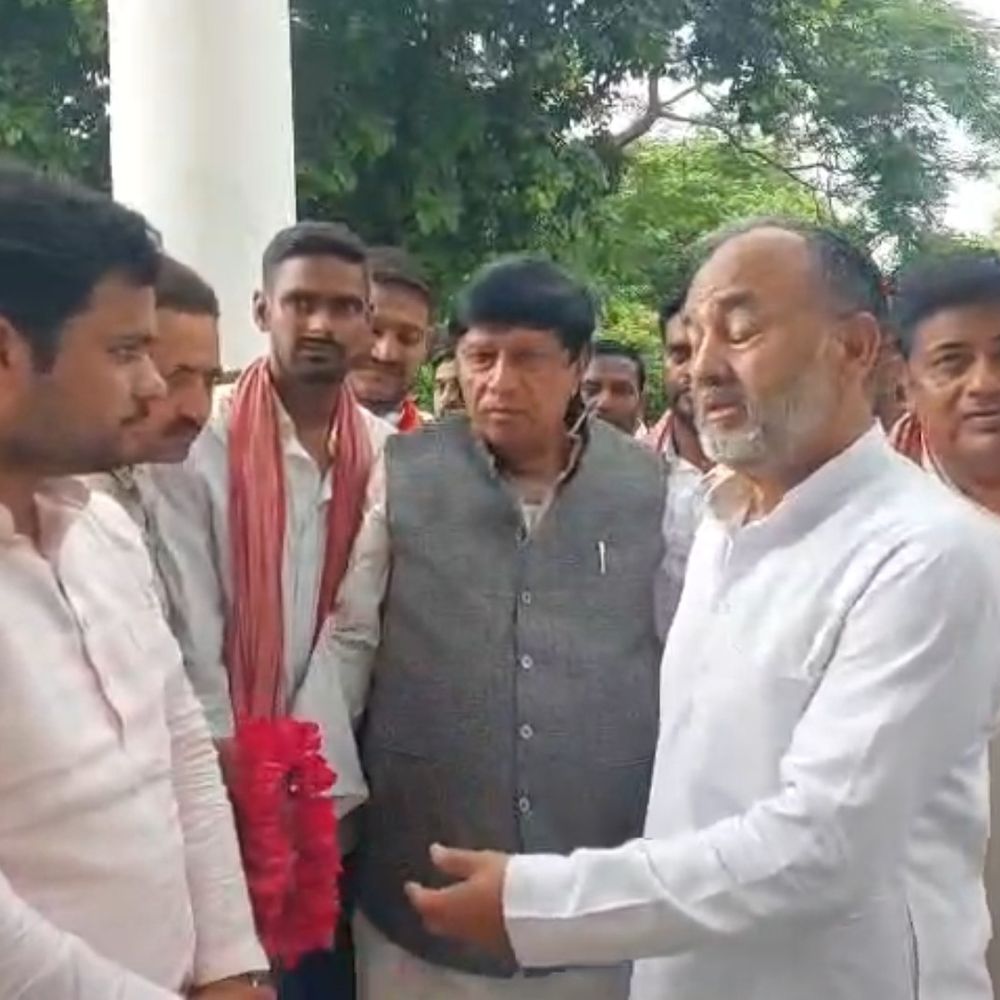 रामजीलाल सुमन बोले- राष्ट्रगीत मुद्दे से बांटा जा रहा:बोले- केशव प्रसाद बड़े नेता, अपनी राजनीतिक स्थिति का आंकलन करें