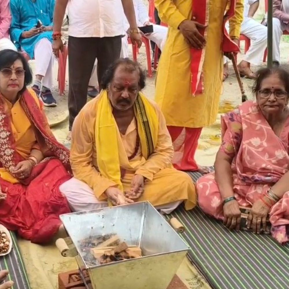 कानपुर देहात में परशुराम मंदिर में शिव परिवार की प्राण-प्रतिष्ठा:मंत्री-डीएम और एसपी ने की पूजा, रनिया के खानचंद्रपुर में वैदिक मंत्रोच्चार के बीच हुआ अनुष्ठान