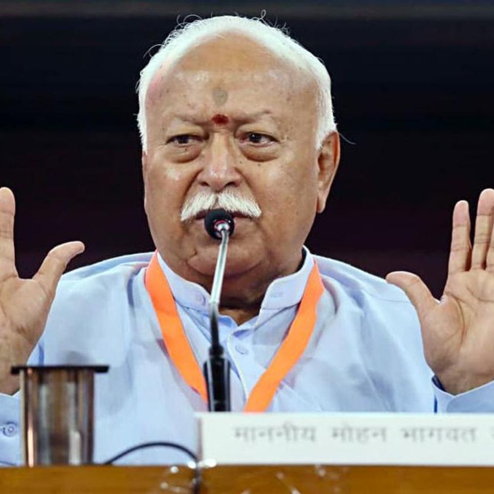 
                 USCIRF ने RSS पर प्रतिबंध लगाने की मांग की:मोदी RSS सदस्य बताए, नेताओं से उच्चस्तरीय मुलाकात और राजनयिक सम्मान रोकने को कहा 
            