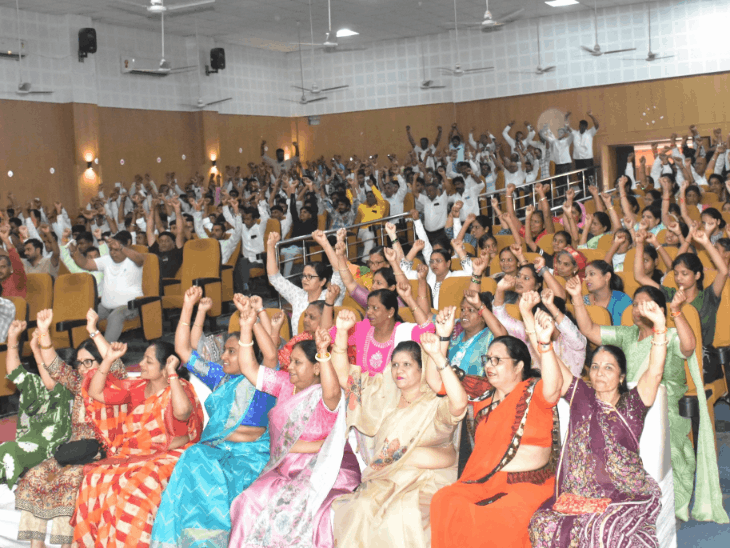 
                 जाति और भेदभाव से ऊपर प्रेम-भाईचारा बढ़ाना होगा:मंदसौर में बताया- समानता, सामाजिक समरसता ही संत रविदास को सच्ची श्रद्धांजलि 
            
