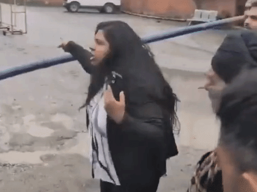 लद्दाख में महिला पर्यटक के बयान पर पूर्व सेना-अधिकारी नाराज:बोले- जवान भी टैक्स देते हैं; महिला ने कहा था- सेना की सैलरी हमारे टैक्स से आती है