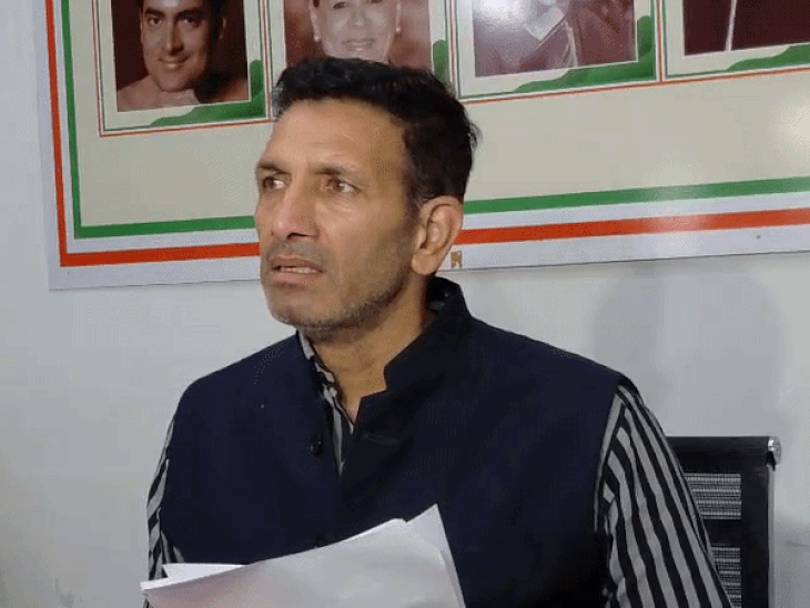 
                 भोपाल में पीसीसी चीफ पटवारी बोले- सरकार में आपसी खींचतान:डिब्बे कहते हैं इंजन हटाओ, इंजन कहता है डिब्बे बदल दूंगा; प्रदेश में साइक्लोथॉन करेगी कांग्रेस 
            
