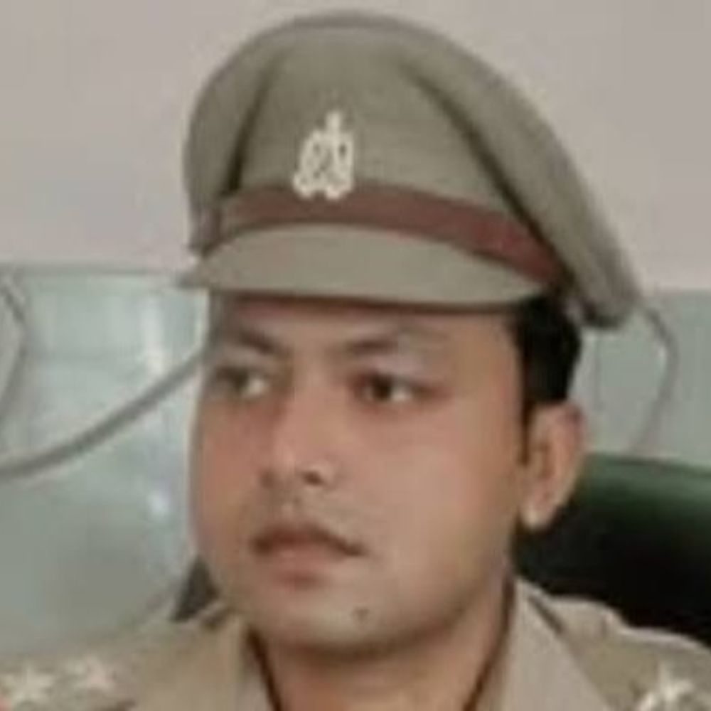 मेरठ में छात्रा से रेप करने वाला दरोगा सस्पेंड:एसएसएपी ने अरेस्टिंग के लिए लगाई 3 टीमें, केस दर्ज होते ही हुआ फरार