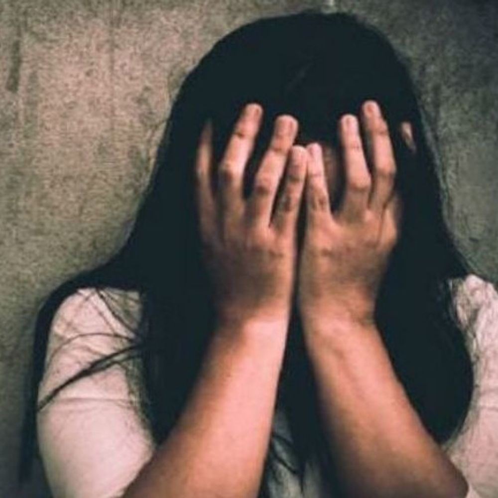 
                 9वीं की छात्रा का अपहरण के बाद रेप:मंडीदीप के कमरे में एक महीने तक बंधक बनाकर रखा; लोकेशन ट्रेस कर पहुंची पुलिस, दो गिरफ्तार 
            
