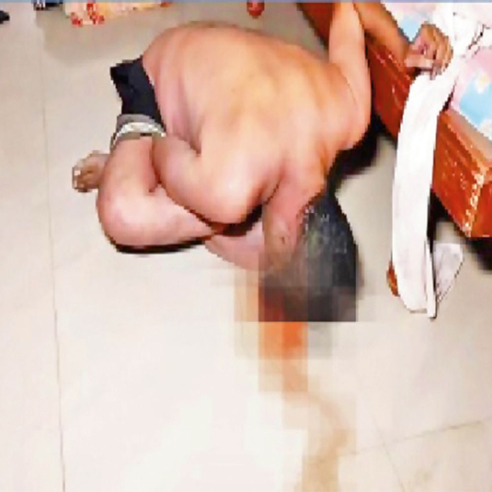 
                 गुजरात पुलिस का दावा- उज्जैन से भावनगर पहुंची थी शराब:मप्र से गुजरात गई नकली शराब, मुरैना के युवक समेत 9 की मौत 
            