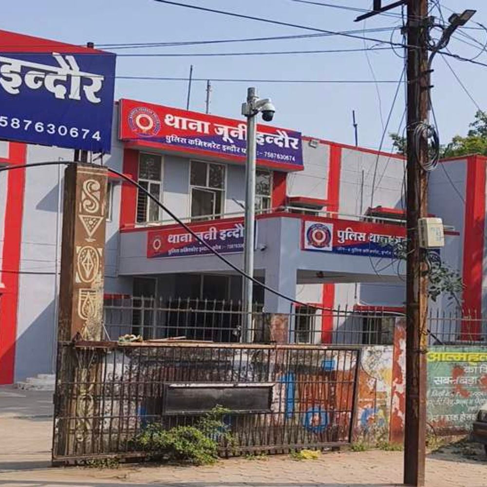
                 ऑनलाइन पेमेंट के नाम पर इलेक्ट्रॉनिक व्यापारी से ठगी:पंखे के 4,750 रुपए भेजने का झांसा, 47 हजार लौटाने के बहाने QR कोड से रुपए ट्रांसफर कराए 
            
