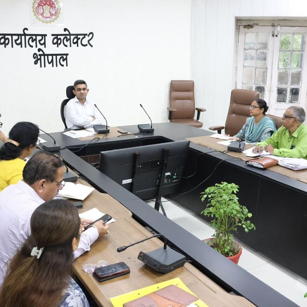 
                 भिक्षावृत्ति मुक्त- इंदौर मॉडल भोपाल में लागू करेंगे:रेस्क्यू के साथ पुर्नवास पर जोर रहेगा; कलेक्टर बोले-नशे के हॉट स्पॉट भी लिस्टेड करेंगे 
            