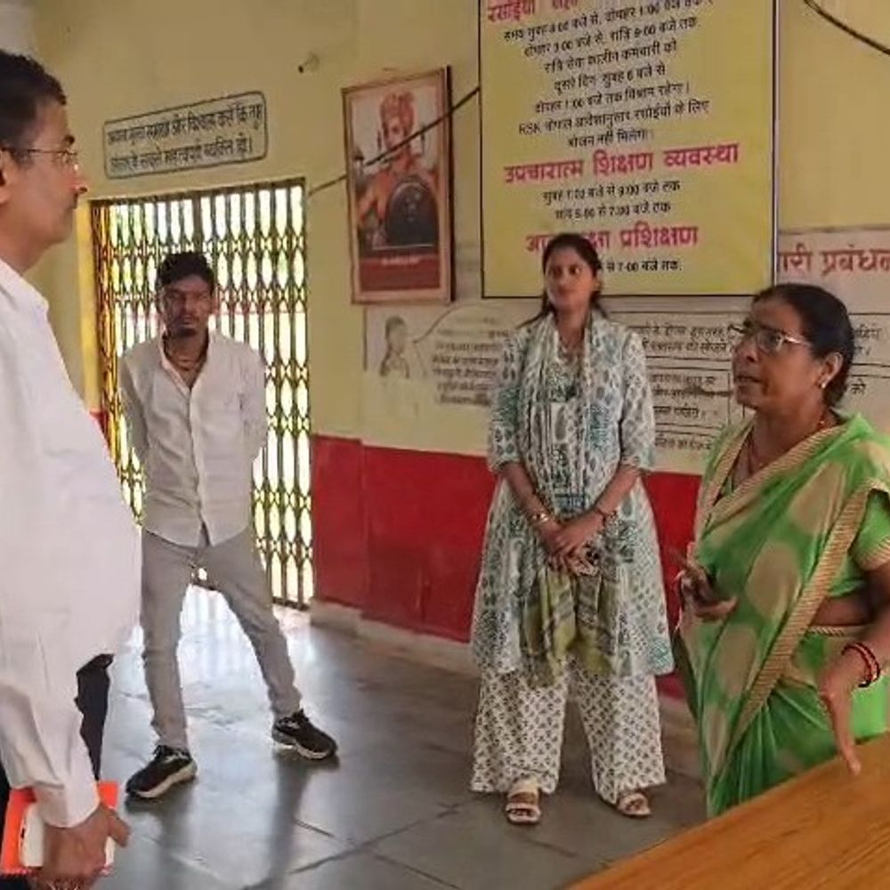 कलेक्टर ने गंदे पानी की सप्लाई पर जताई नाराजगी:सीएमओ को लैब शुरू कर प्रतिदिन टेस्टिंग के निर्देश दिए
