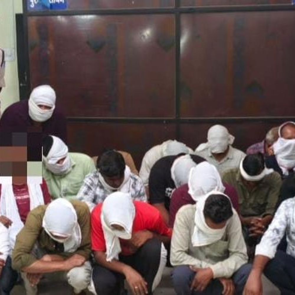 विदिशा में 20 जुआरी गिरफ्तार:1.31 लाख कैश बरामद; ईदगाह कलारी के पीछे बना रखा था जुए का अड्डा