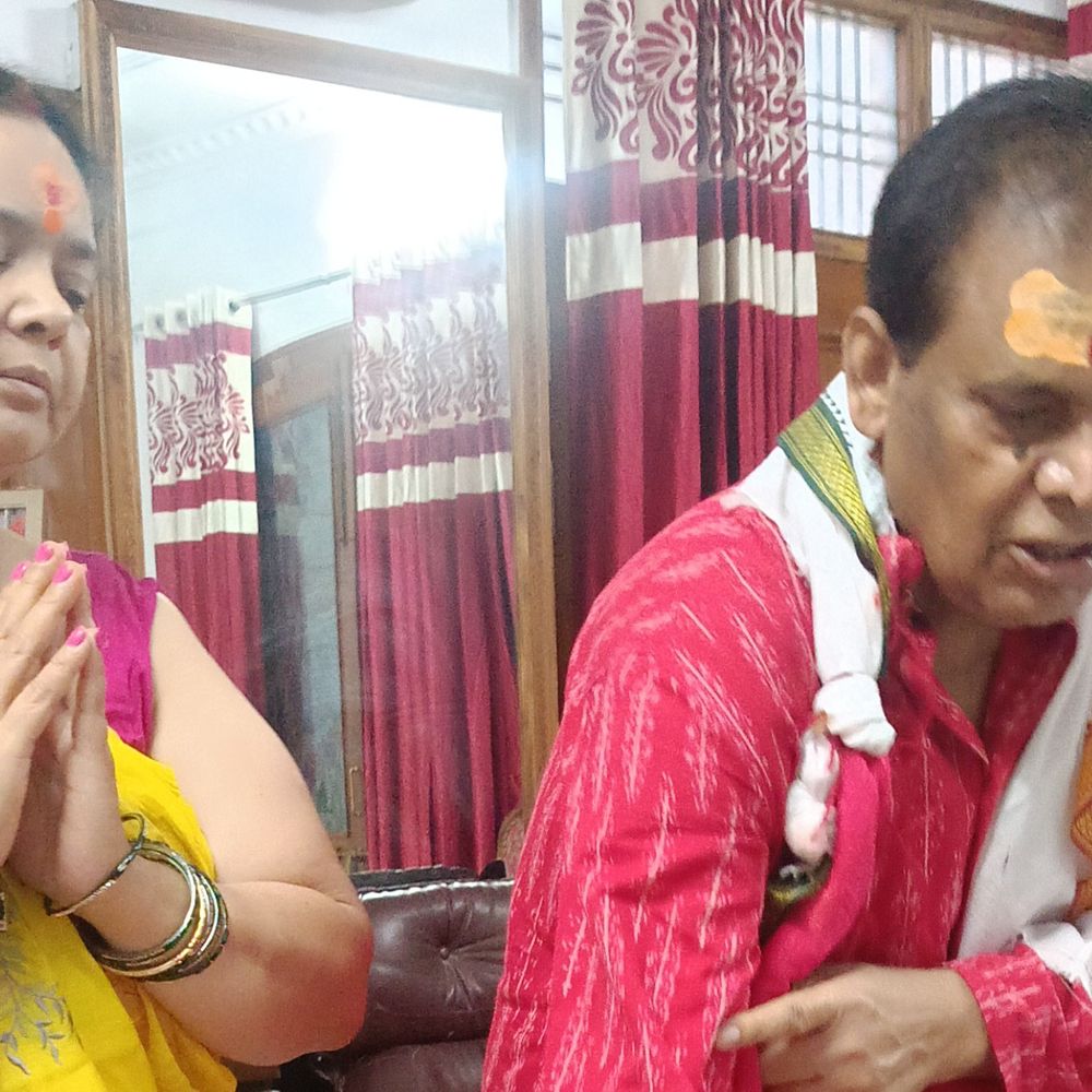 लखनऊ में रूद्राभिषेक:विधि-विधान से भगवान शिव की पूजा संपन्न, भजनों से वातावरण भक्तिमय हुआ