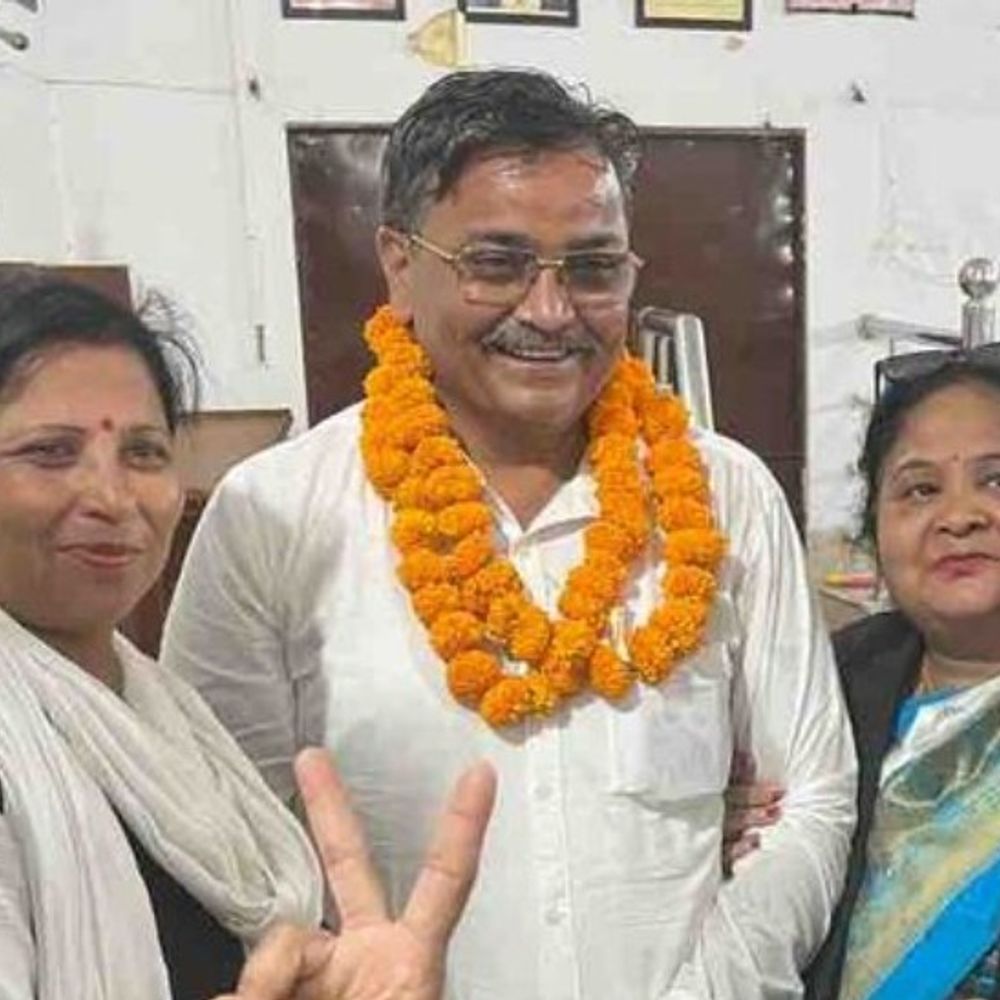 बुलंदशहर में नर्सिंग होम में बार अध्यक्ष से मारपीट:कपड़े फाड़े, डॉक्टर समेत स्टाफ के 8-10 पर FIR दर्ज