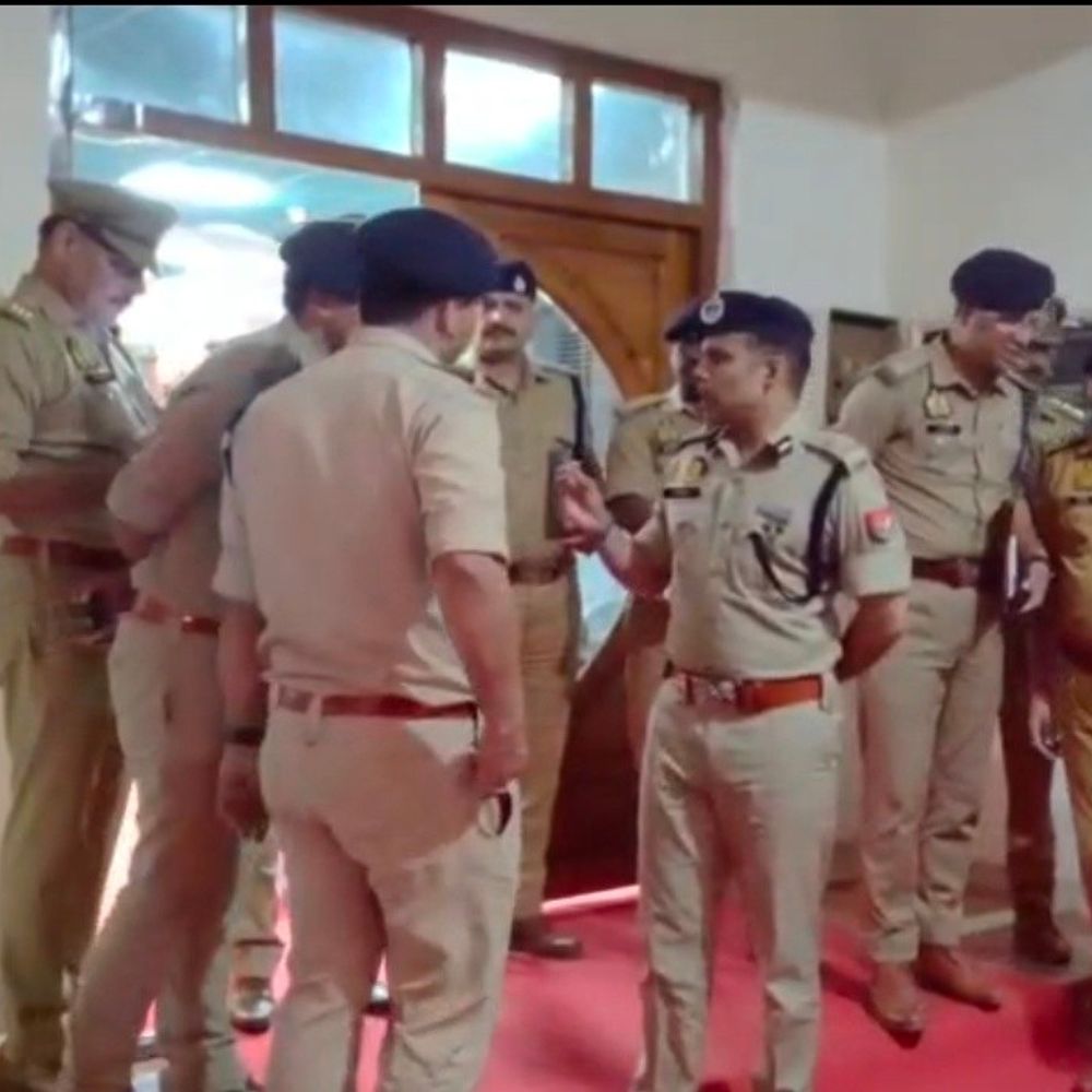 आईजी रेंज किरण एस. ने रायबरेली का दौरा किया:कानून-व्यवस्था, त्योहारों और मुख्यमंत्री के दौरे की समीक्षा कर दिए निर्देश