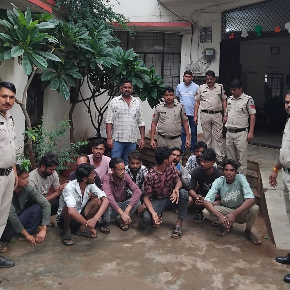 सार्वजनिक जगहों पर उत्पात करने वालों पर कार्रवाई:शिवपुरी में 13 गिरफ्तार; कोर्ट ने भेजा जेल