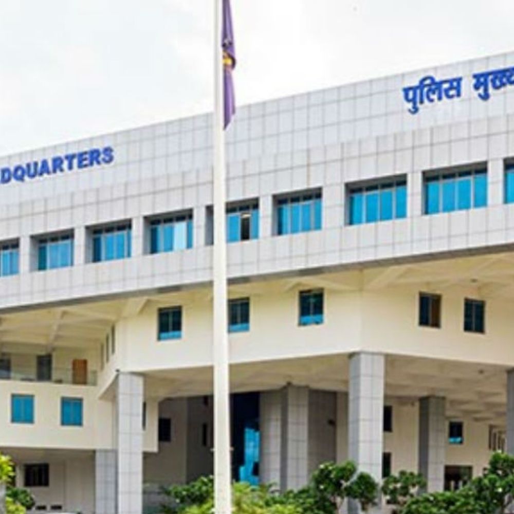 
                 प्रमोशन को लेकर सीएम से मिले राज्य पुलिस के अफसर:नॉन-कैडर और प्रतिनियुक्ति पर पोस्टिंग का रखा प्रस्ताव; सीएम बोले- परीक्षण कराएंगे 
            