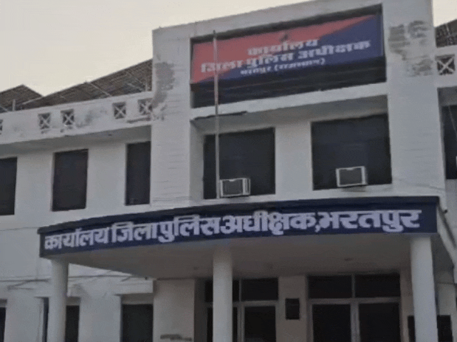 एरिया डोमिनेशन अभियान में पकड़े 123 बदमाश:पुलिस की 56 टीमों ने 371 जगह दी दबिश; 3 देसी कट्टे-कारतूस मिले