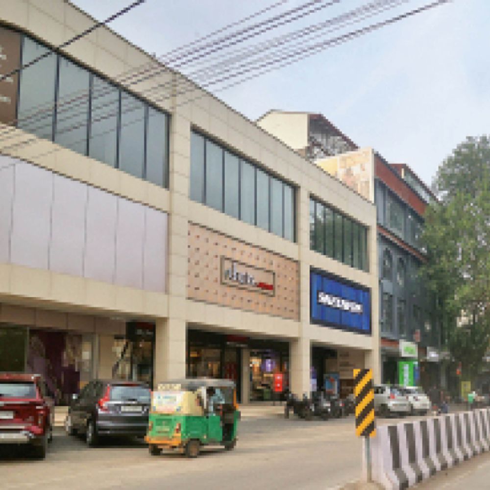 
                 आवासीय में कारोबार:नियमितीकरण नीति बनने तक सीलिंग रोकने की मांग; प्रशासन बोला- कोर्ट के निर्देशों का पालन जरूरी 
            
