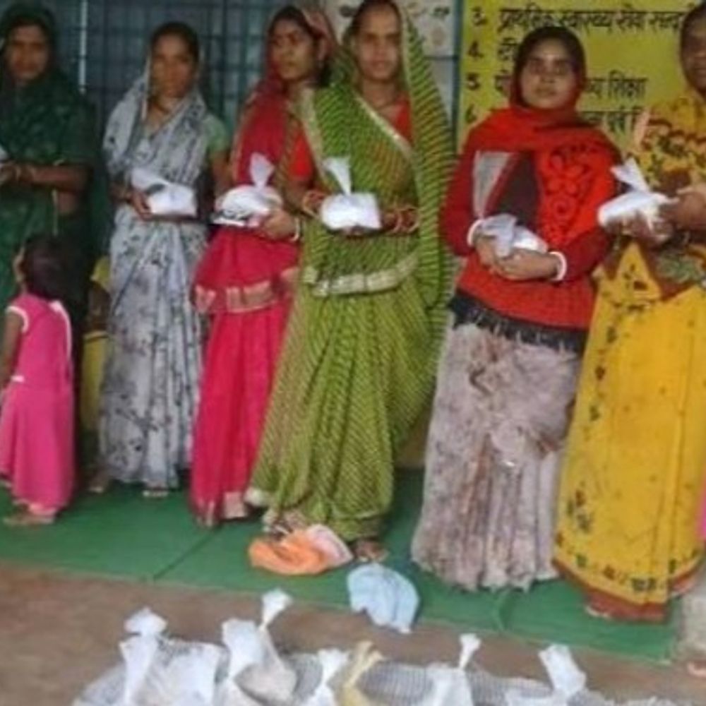 
                 आंगनबाड़ी में बच्चों-माताओं के लिए नई THR व्यवस्था:स्थानीय स्व-सहायता समूहों से तैयार होगा पोषण आहार, 681 नए केंद्र भी शुरू 
            