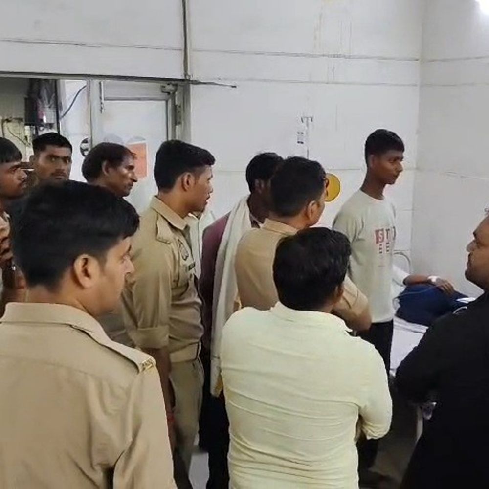 इटावा में युवती को साइकिल समेत गिराकर नशीली वस्तु सुंघाई:खेत खरीदने के लिए निकलीं थी, 70 हजार रुपए लूटे
