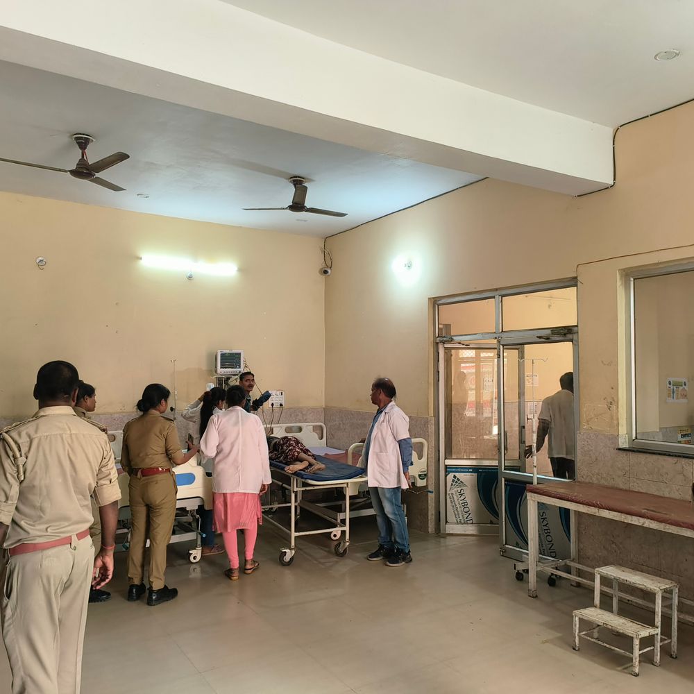 प्रेमी के साथ शादीशुदा महिला ने खाया जहर:कानपुर में अस्पताल पहुंचने से मौत, बॉयफ्रेंड आईसीयू में भर्ती; 2 साल से अफेयर था