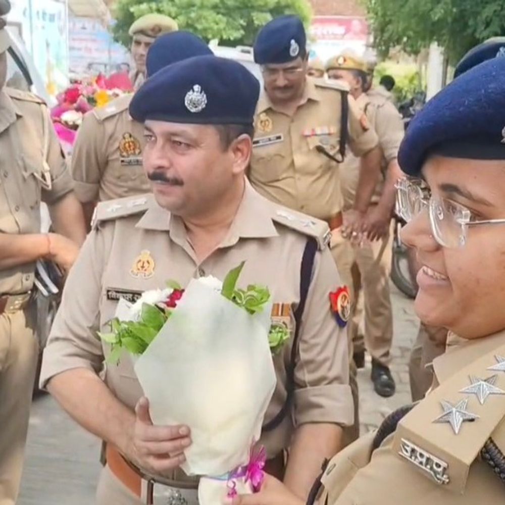 संभल के नए एसपी विकास चंद्र त्रिपाठी ने लिया चार्ज:श्रावण माह की सुरक्षा समीक्षा की, असामाजिक तत्वों पर कार्रवाई का निर्देश