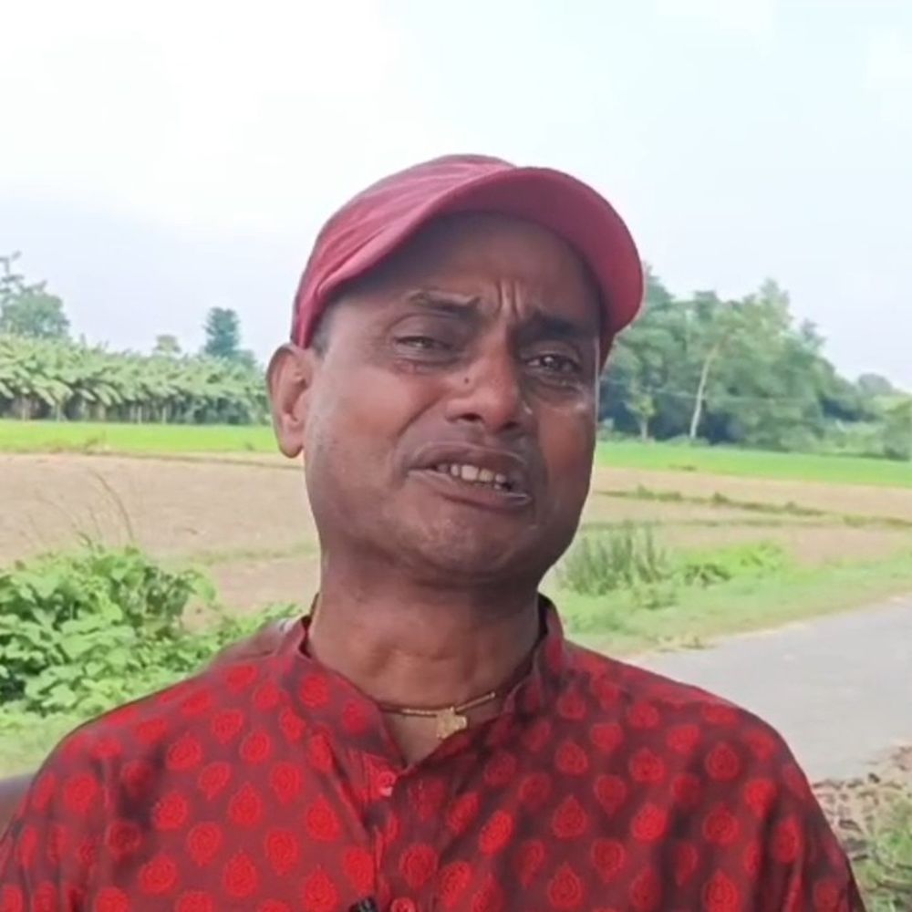 ग्रामीण बोला-'रिची पांडेय जैसा अधिकारी अब तक नहीं आया':सीतामढ़ी DM के तबादले पर रोए, कहा-'व्हाट्सएप पर भी कार्रवाई कराई'