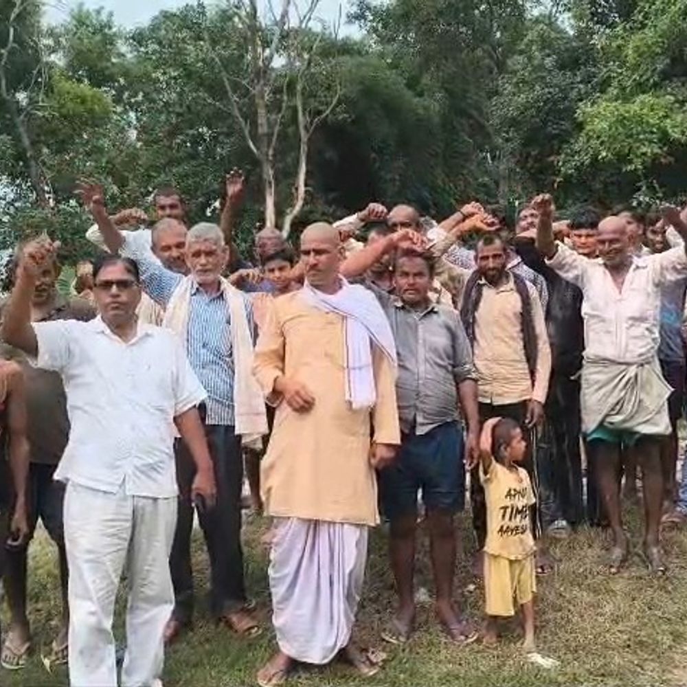 गोंडा में CNG प्लांट लगाने की चर्चा से भड़के ग्रामीण:सड़क पर उतरे सैकड़ों लोग, बोले- खेती और पर्यावरण के साथ सुरक्षा पर भी पड़ेगा असर