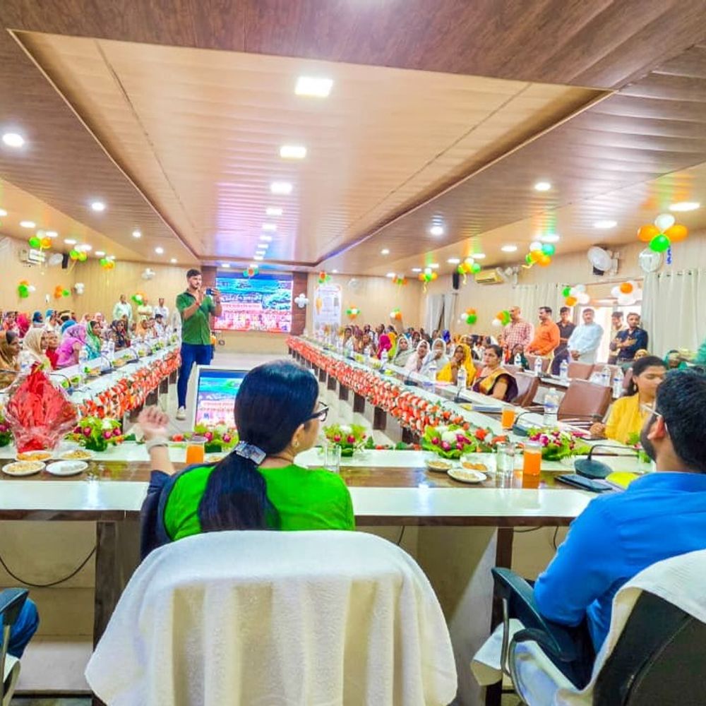 श्रावस्ती में रसोइयों का मानदेय बढ़ा, कैशलेस इलाज मिलेगा:पीएम पोषण योजना के तहत 5 लाख तक मुफ्त इलाज की सुविधा मिलेगी