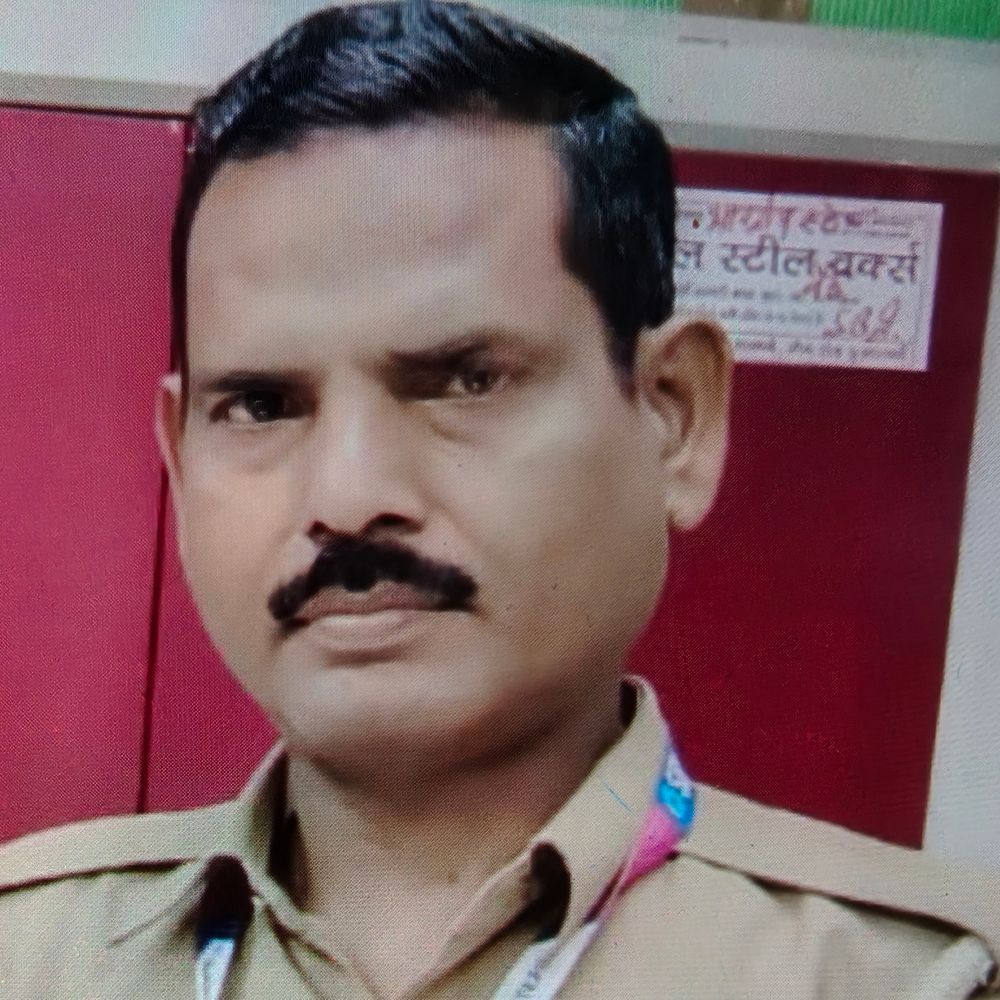 कानपुर में रिटायर फौजी की गोली लगने से मौत:बेटे की नौकरी को लेकर तनाव में थे, परिजन बोले- साफ करते समय गोली चली