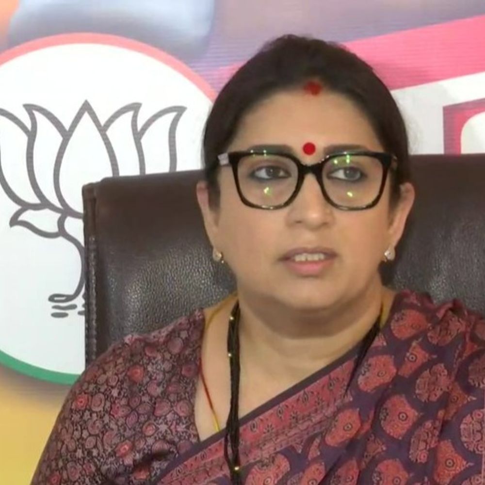 स्मृति ईरानी बोलीं- राहुल पहले महिला आरक्षण लागू होने दें:पूरा वंदे मातरम भी गाएं; यह देवी दुर्गा के बारे में है