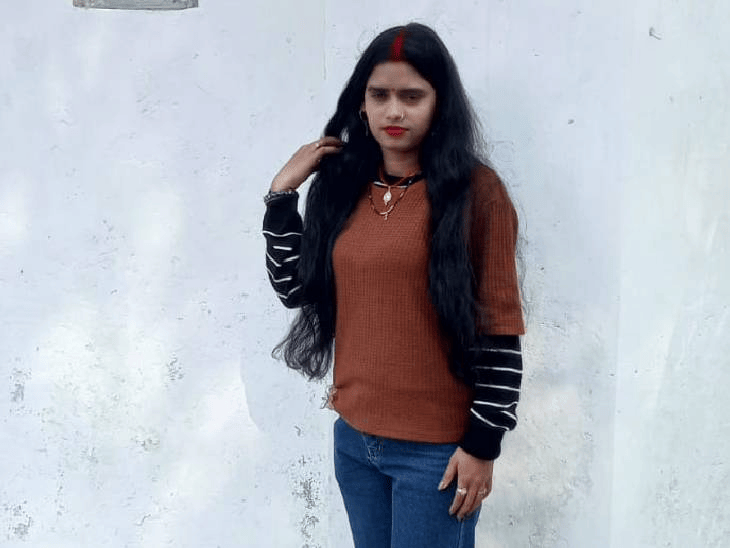 
                 भोपाल में शादीशुदा महिला की संदिग्ध मौत:कमरे में फंदे से लटका मिला 26 साल की माधवी का शव; परिजनों का आरोप- पति करता था मारपीट 
            