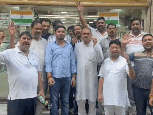 शास्त्रीनगर प्रकरण को लेकर बाजारों में पहुंचे व्यापारी नेता:2 सितंबर के मेरठ बंद के लिए मांगा समर्थन