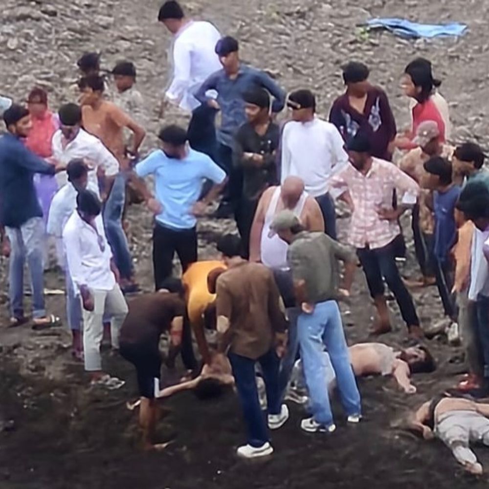 
                 डूबते स्टूडेंट को बचाने दो शिक्षक डूबे, तीनों की मौत:रतलाम के पैराडाइज वैली पिकनिक स्पॉट पर हादसा; एक छात्रा को बचाया 
            