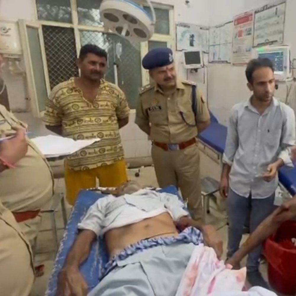ट्रैक्टर-ट्रॉली से गिरकर श्रद्धालु की मौत:कासगंज में गंगा स्नान कर लौट रहा था, बैठे-बैठे नींद की झपकी आने से गिरा