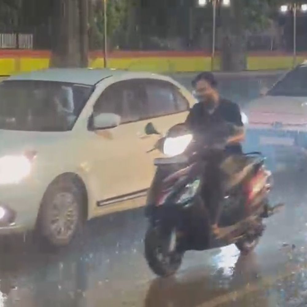सीतापुर में रात में भारी बारिश हुई:उमस से मिली राहत, शहर के कई हिस्सों में जलभराव