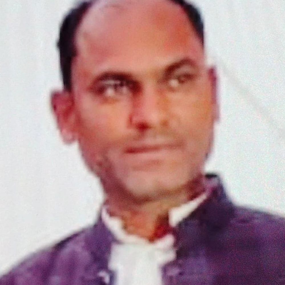 बाराबंकी में मेडिकल स्टोर पर इलाज में लापरवाही का आरोप:इंजेक्शन लगने के बाद युवक की मौत, परिजनों ने शिकायत की