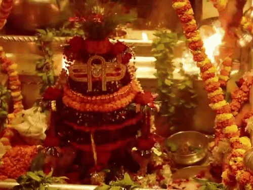 सावन का आखिरी सोमवार:महाकाल की भस्म आरती हुई; बाबा विश्वनाथ की मंगला आरती की गई, 20 दिन में 55.69 लाख श्रद्धालुओं ने दर्शन किए