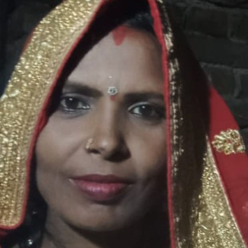 बस्ती में ईंट से कूचकर पत्नी की हत्या:कहासुनी के बाद सिर पर किए ताबड़तोड़ वार, आरोपी पति फरार